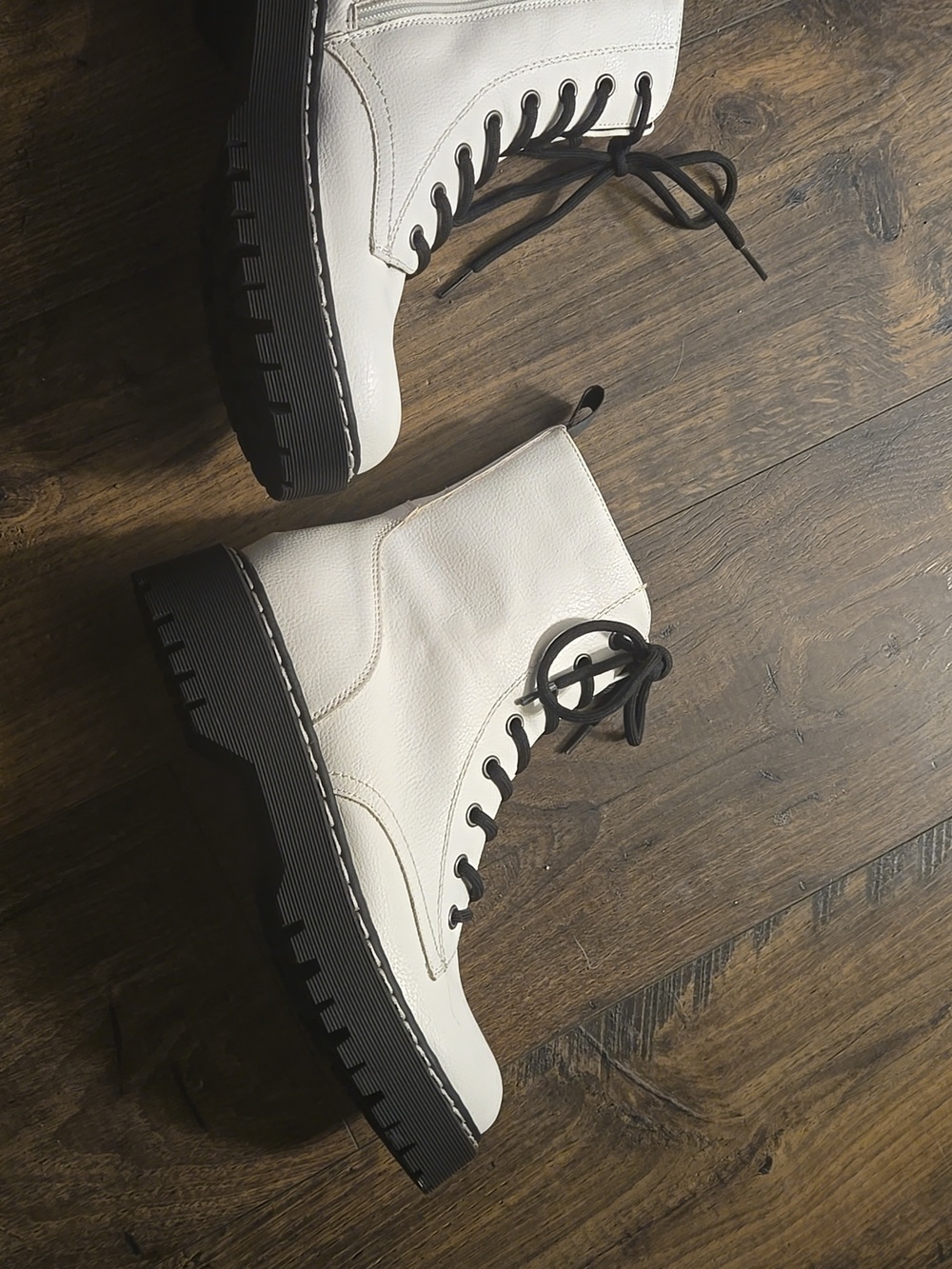 🆕 White Lace-Up Combat Boots for Women 7.5🔥🔥🔥 so Cute! - Picture 4 of 8